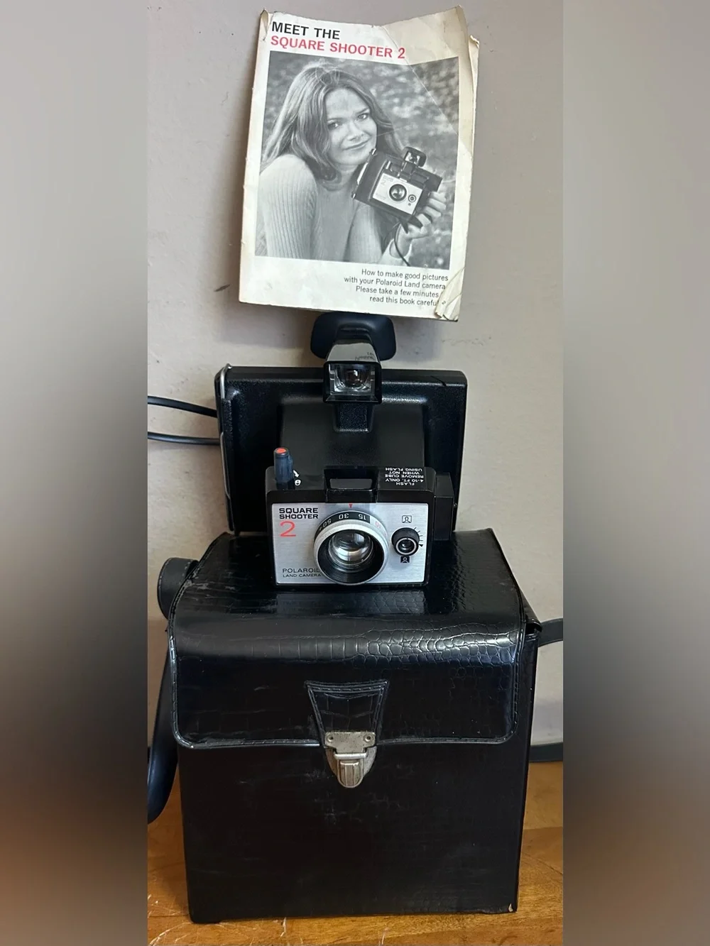 Vintage Polaroid Land Square Shooter 2 Instant Film Camera w/ Case